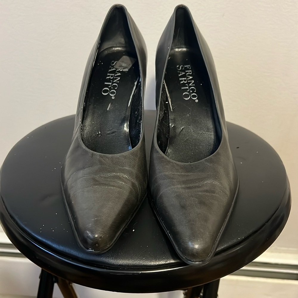 Franco Sarto Dark Grey pump